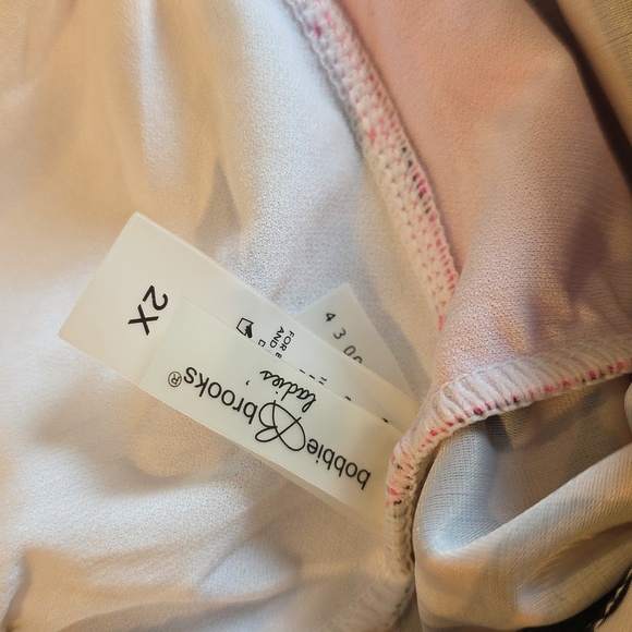 (J35) Bobbie Brooks Black and White Bikini Swim Top - Picture 4 of 4